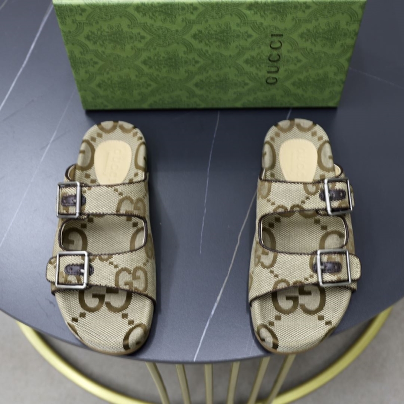 G*u*i slippers